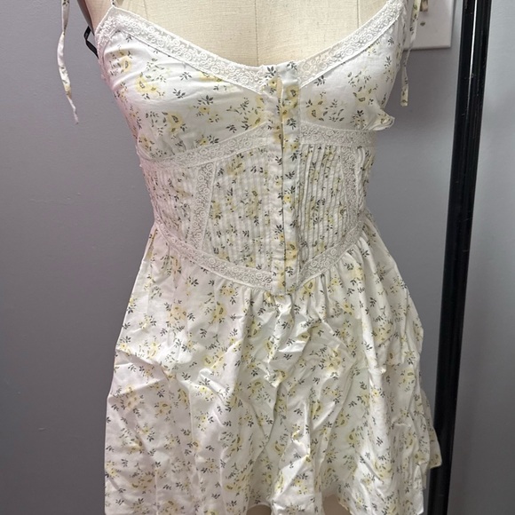 Forever 21 Dresses & Skirts - Forever 21 White Floral Dress